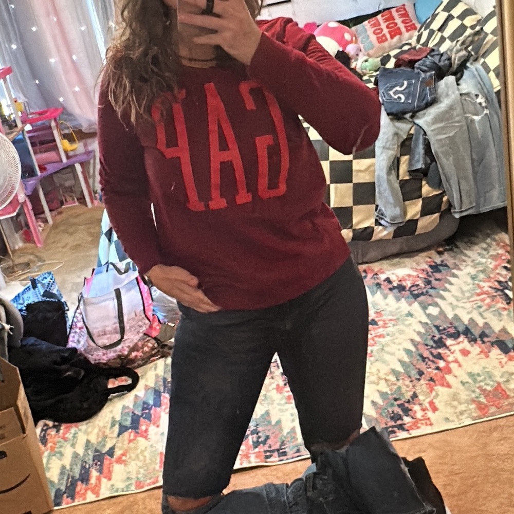 GAP SWEATER